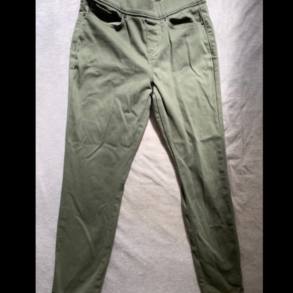 Levi’s pull-on skinny jeans olive green